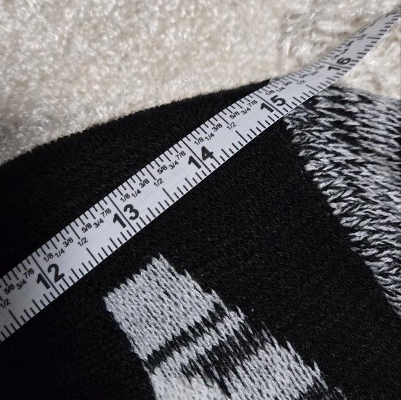 Vanity Acrylic Cardigan - Picture 11 of 16